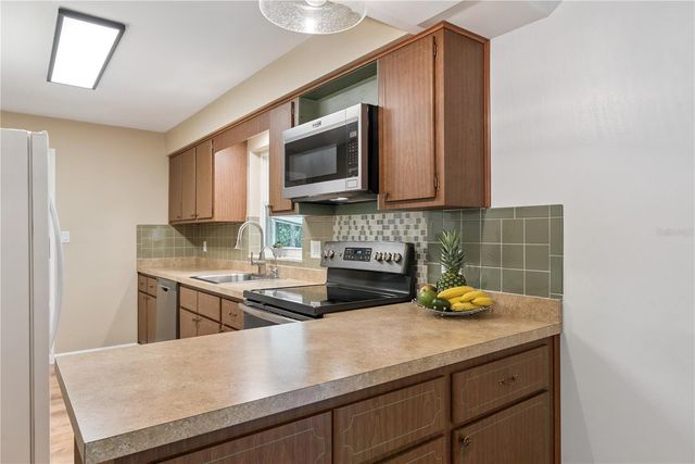 37400 SAINT LOUIS AVENUE, Umatilla, FL 32784