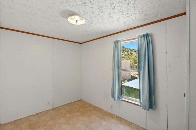 33 Tres Hermanos Road, Placitas, NM 87043