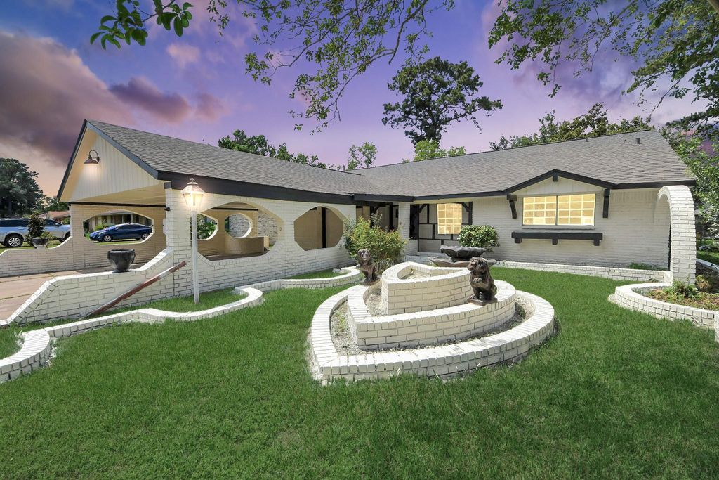 7705 Yoe Street, Houston, TX 77016