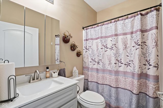 6036 Lazy Lane, Indianapolis, IN 46259