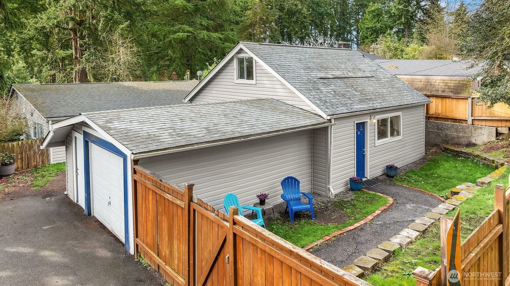 19046 10th Avenue NE #B, Shoreline, WA 98155