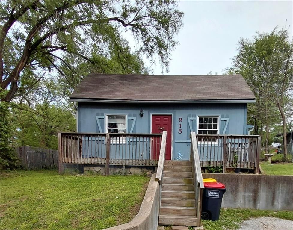 915 Homestead Avenue, Excelsior Springs, MO 64024