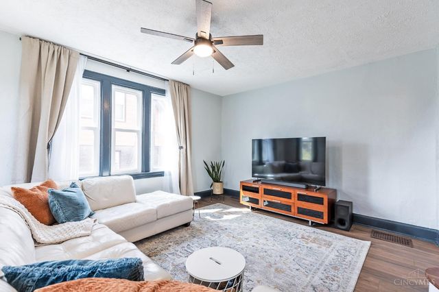 1144 Carmania Avenue, Cincinnati, OH 45238