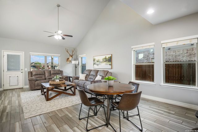 1382 Shadow Rock, New Braunfels, TX 78130