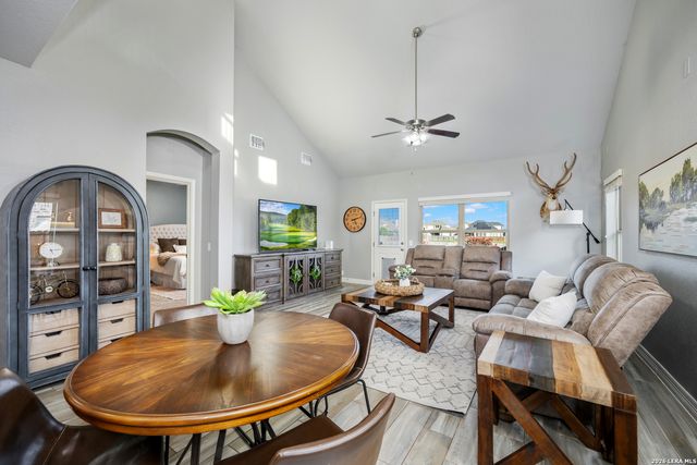 1382 Shadow Rock, New Braunfels, TX 78130