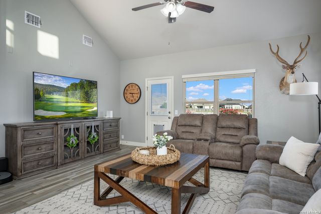 1382 Shadow Rock, New Braunfels, TX 78130