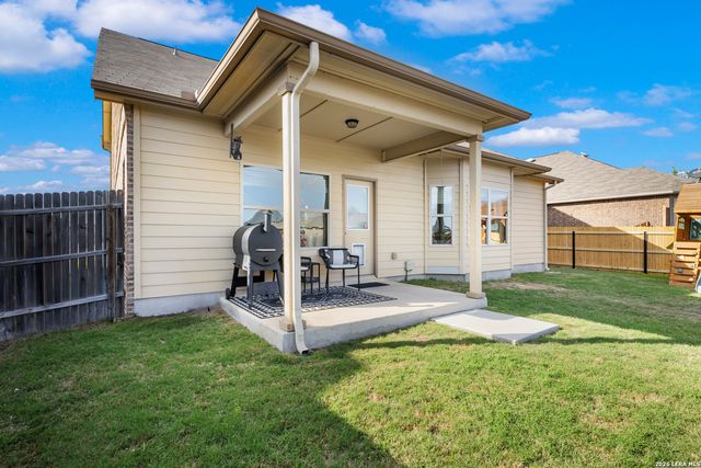 1382 Shadow Rock, New Braunfels, TX 78130