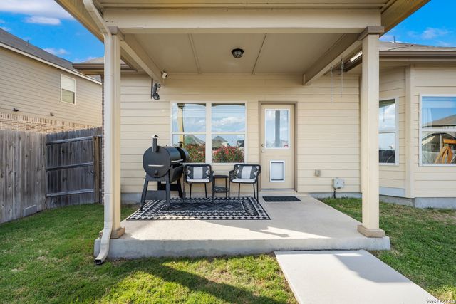 1382 Shadow Rock, New Braunfels, TX 78130