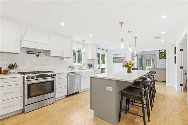 2 Commons Drive, Carver, MA 02330