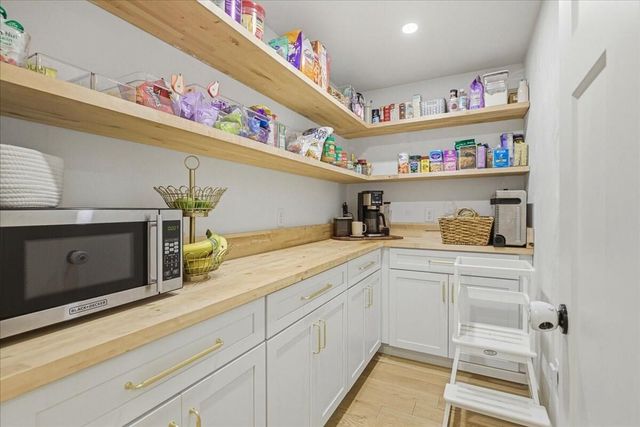 2 Commons Drive, Carver, MA 02330
