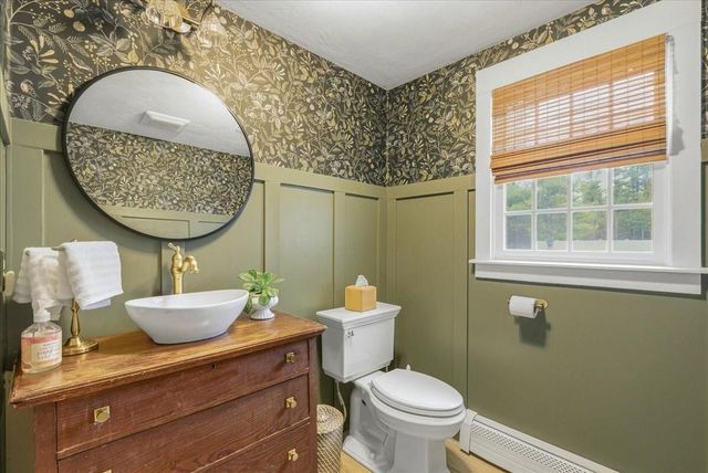 2 Commons Drive, Carver, MA 02330