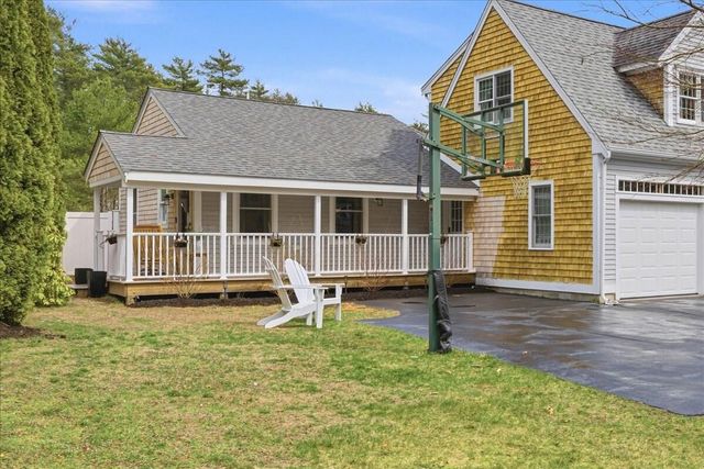 2 Commons Drive, Carver, MA 02330