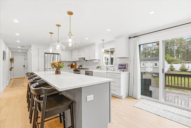 2 Commons Drive, Carver, MA 02330