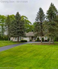 5466 Taylor Lane, Clarkston, MI 48346