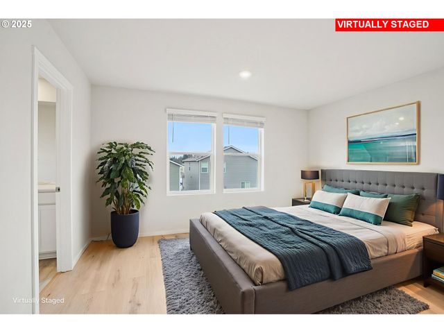 1302 W LARSEN Dr, La Center, WA 98629