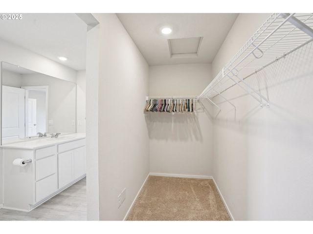 1302 W LARSEN Dr, La Center, WA 98629