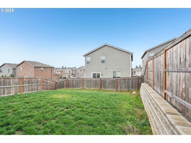 1302 W LARSEN Dr, La Center, WA 98629