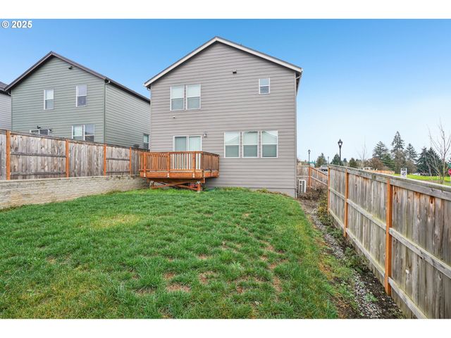 1302 W LARSEN Dr, La Center, WA 98629