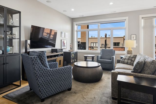 4115 N Lincoln Avenue 4N, Chicago, IL 60618