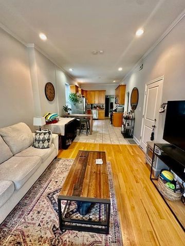 1350 N Bell Avenue 2, Chicago, IL 60622