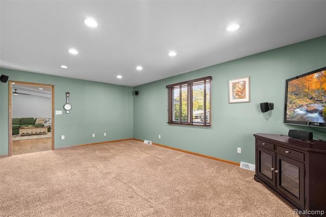 8500 28 Mile Road, Washington, MI 48094