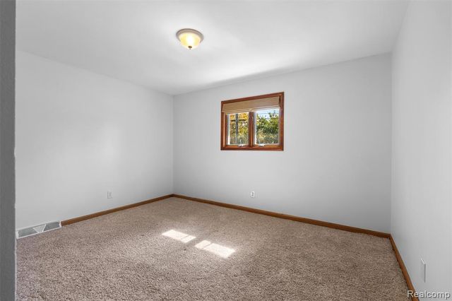 8500 28 Mile Road, Washington, MI 48094