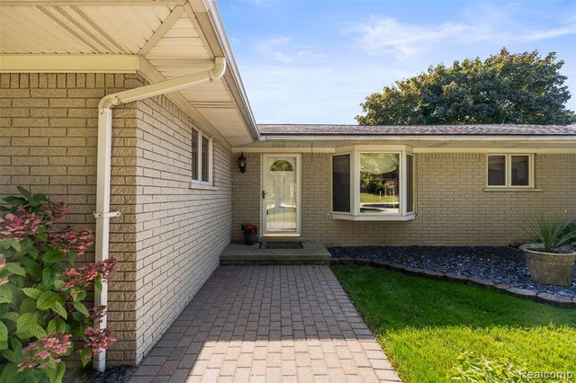 8500 28 Mile Road, Washington, MI 48094