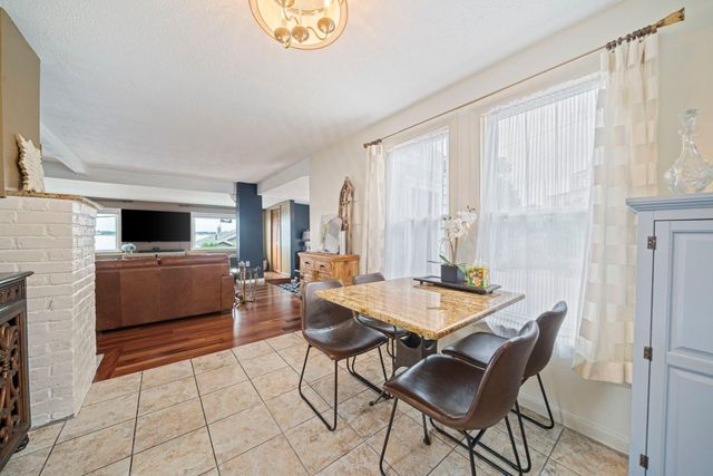 3 Pecksuot Rd, Weymouth, MA 02191