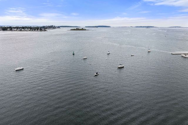 3 Pecksuot Rd, Weymouth, MA 02191
