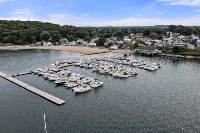 3 Pecksuot Rd, Weymouth, MA 02191