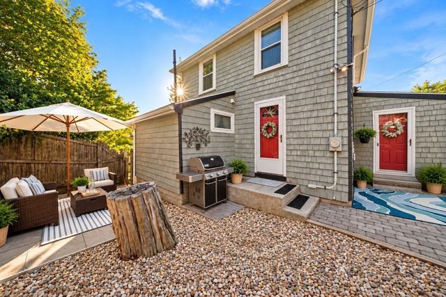 3 Pecksuot Rd, Weymouth, MA 02191
