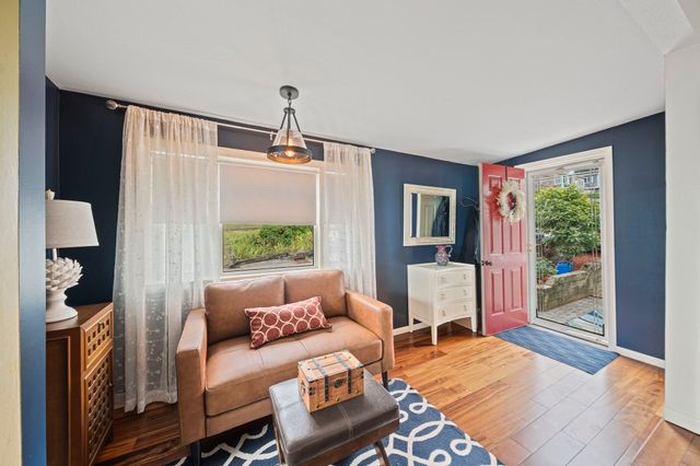 3 Pecksuot Rd, Weymouth, MA 02191