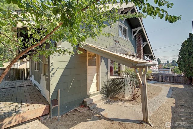 8109 50th Avenue S, Seattle, WA 98118