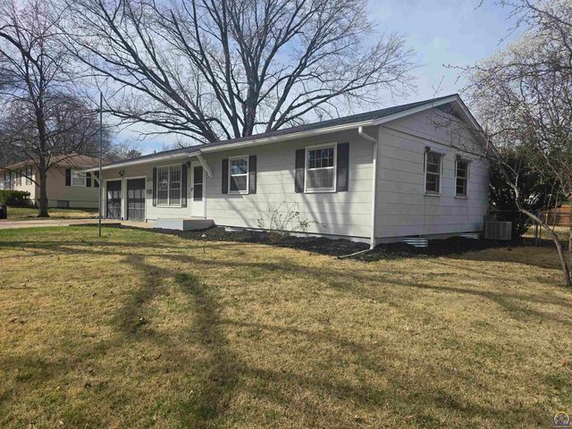 3100 SW 31st St, Topeka, KS 66614