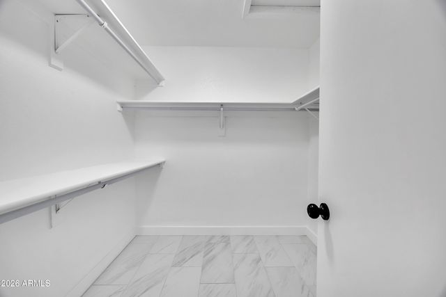 8876 W BLUEFIELD Avenue, Peoria, AZ 85382