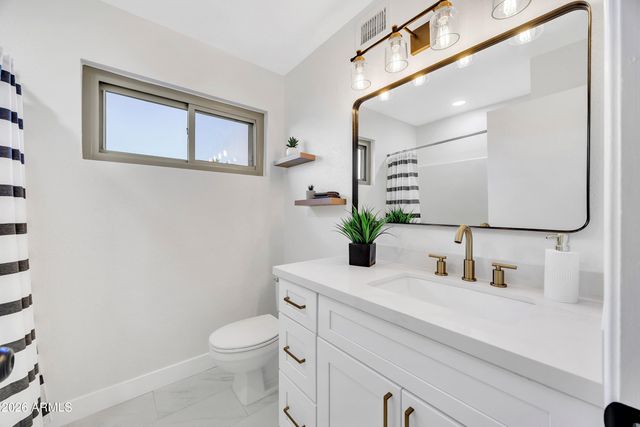 8876 W BLUEFIELD Avenue, Peoria, AZ 85382