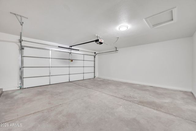 8876 W BLUEFIELD Avenue, Peoria, AZ 85382