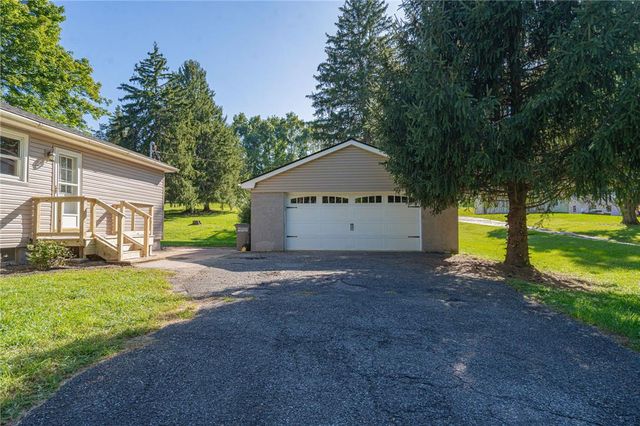 1884 Reading Drive, Bethlehem City, PA 18015