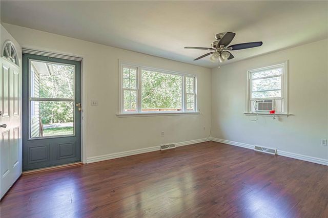 1884 Reading Drive, Bethlehem City, PA 18015