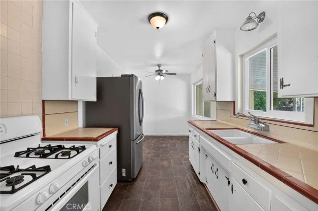 1073 Palm, Beaumont, CA 92223