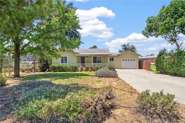 1073 Palm, Beaumont, CA 92223