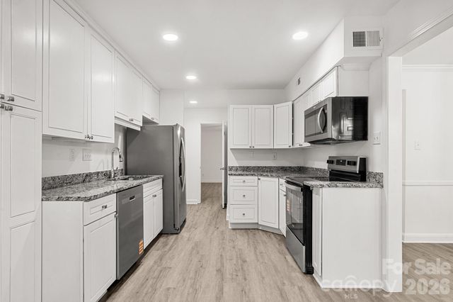 6748 Constitution Lane, Charlotte, NC 28210