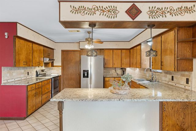 1273 Highway 90a W, Sheridan, TX 77475