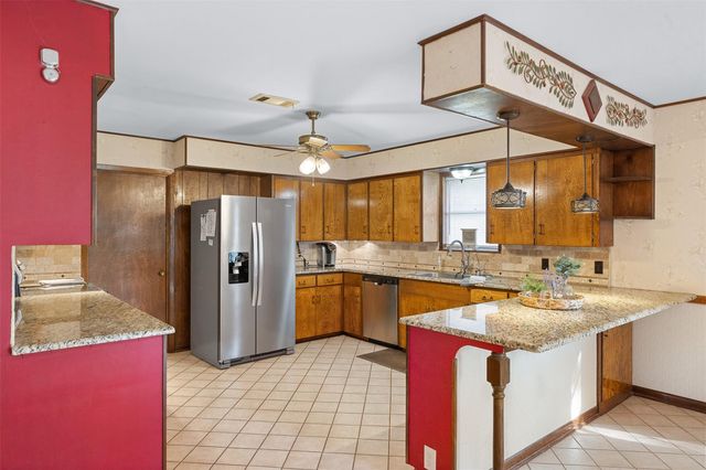 1273 Highway 90a W, Sheridan, TX 77475