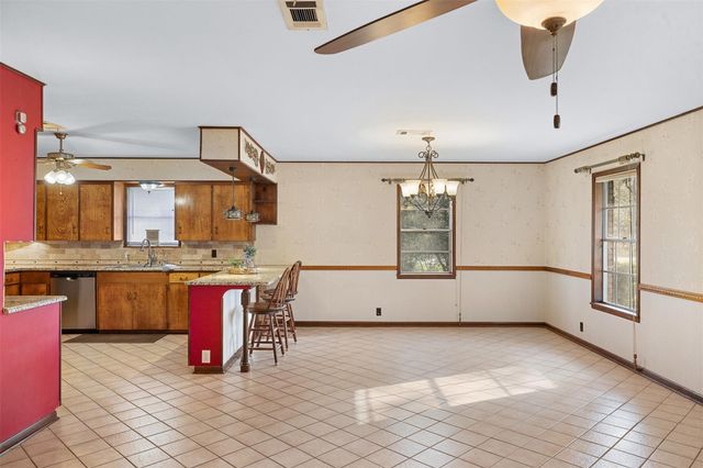 1273 Highway 90a W, Sheridan, TX 77475