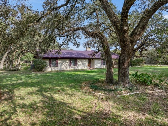 1273 Highway 90a W, Sheridan, TX 77475