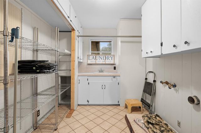 1273 Highway 90a W, Sheridan, TX 77475