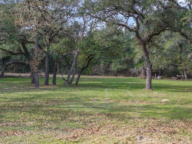 1273 Highway 90a W, Sheridan, TX 77475