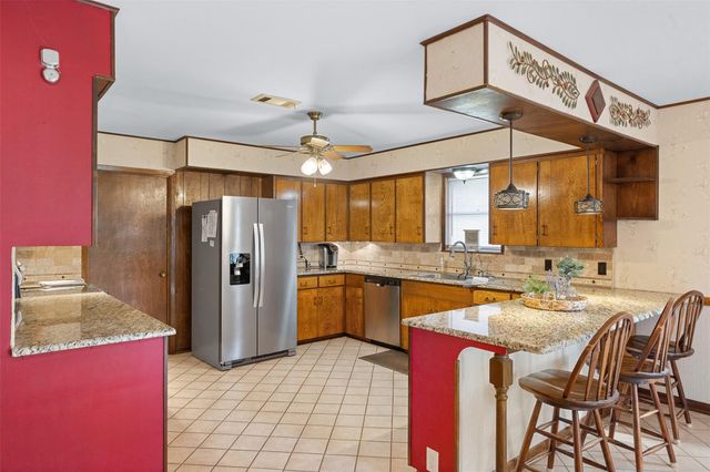 1273 Highway 90a W, Sheridan, TX 77475