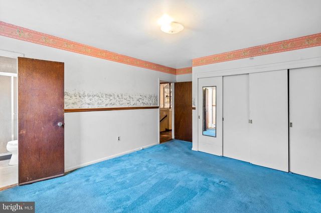 105 SPRING AVE, Holland, PA 18966